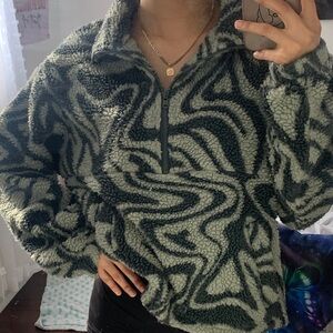 Ardene Abstract Patterned Sweater - Black and Gray